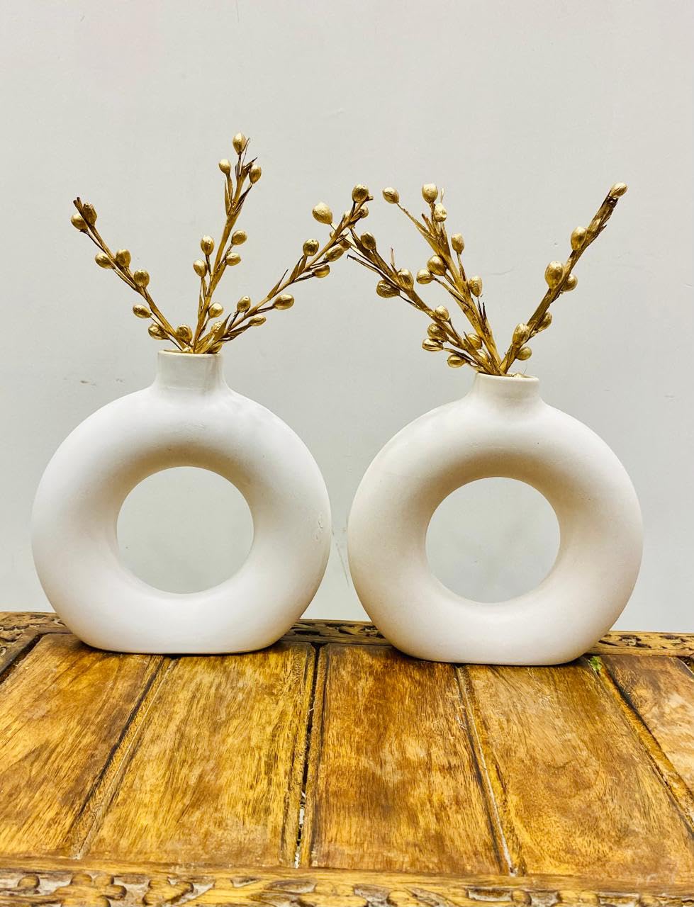 Manifested Decor - Ceramic Plain White Donut Vase for Home Decor, Elegant Style, Perfect for Living Room, Bedroom, Office & Wedding Decoration