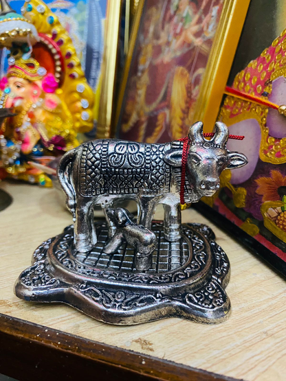 Manifested Decor Silver Oxidised Silver Finished Cow & Calf Figurine Idol for Home Decorative/Office/Gifting/Pooja Like Brass and Metal Showpiece Statue (Silver Colour, Small)
