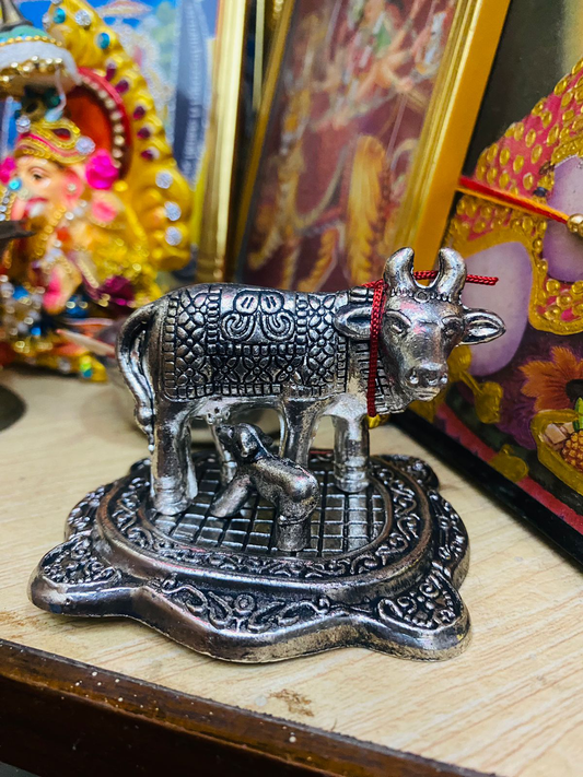 Manifested Decor Silver Oxidised Silver Finished Cow & Calf Figurine Idol for Home Decorative/Office/Gifting/Pooja Like Brass and Metal Showpiece Statue (Silver Colour, Small)