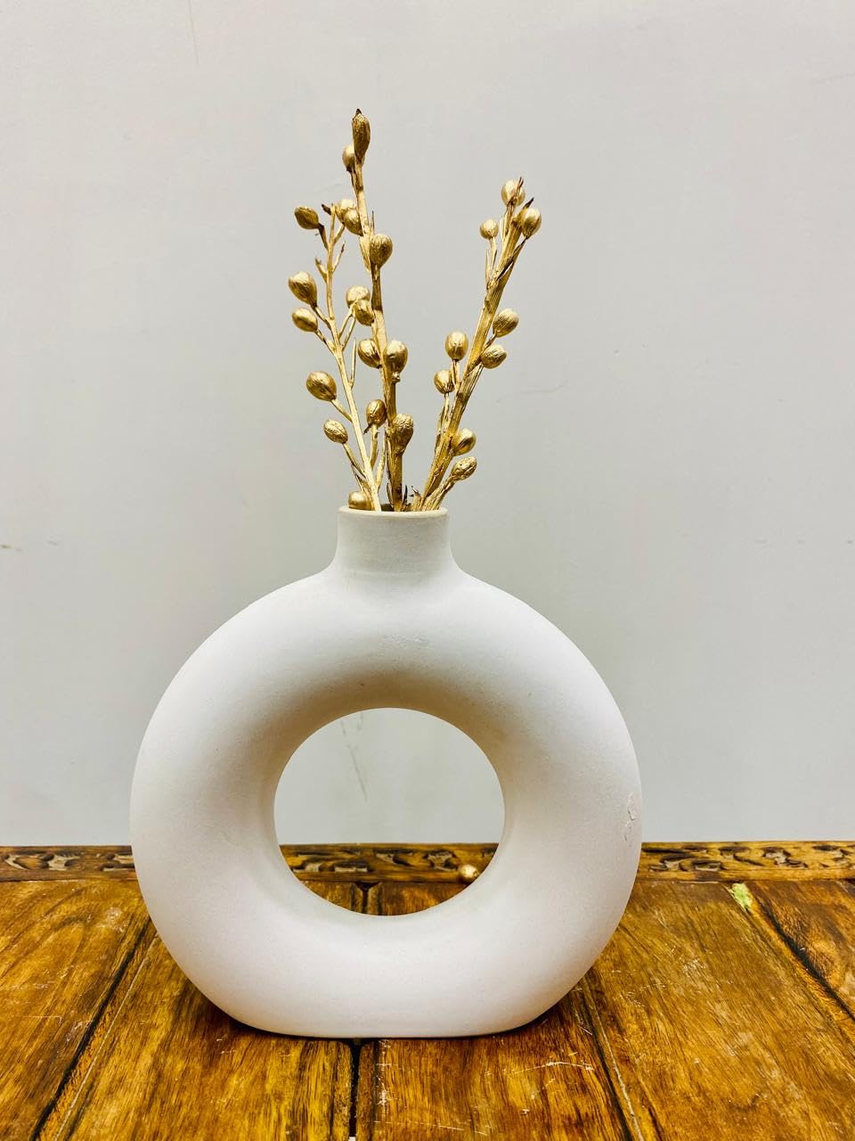 Manifested Decor - Ceramic Plain White Donut Vase for Home Decor, Elegant Style, Perfect for Living Room, Bedroom, Office & Wedding Decoration
