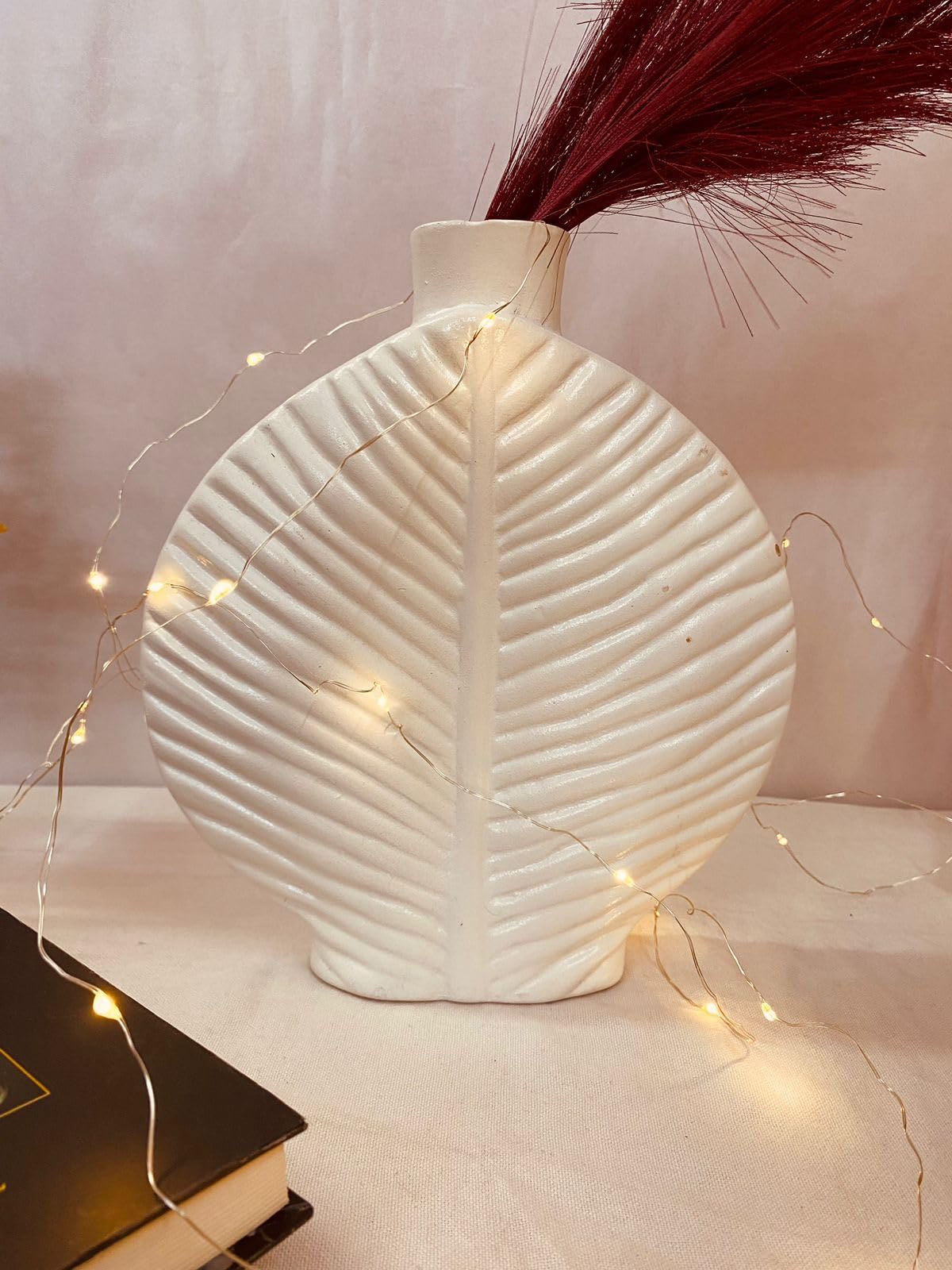 Manifested Decor - Ceramic Leaf Shape Vase - Stylish Home Decor - Perfect for Living Room, Bedroom, Office & Wedding Decoration - Centerpiece Decor