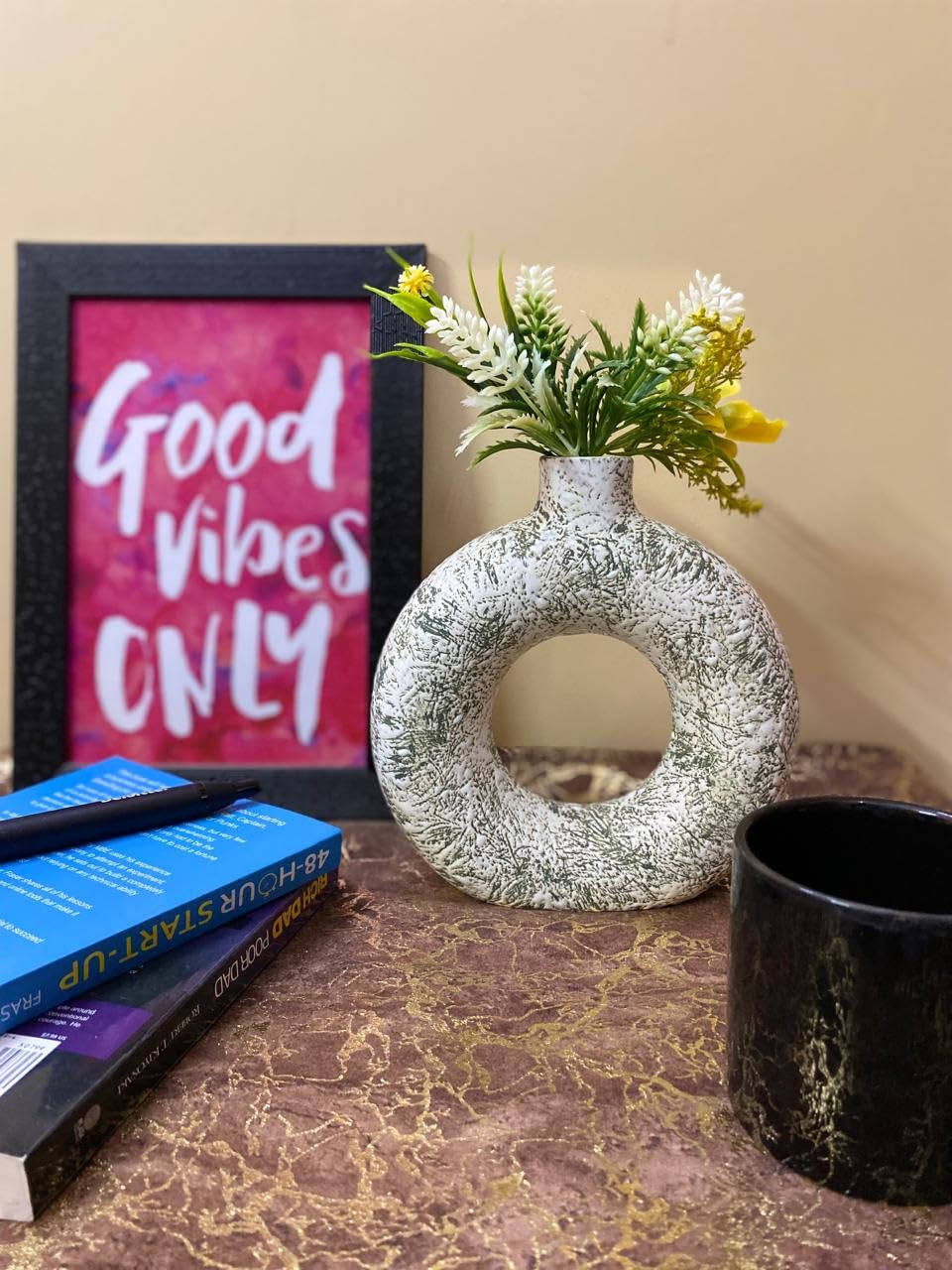 Ceramic White Donut Vase for Home Decor, Elegant Style, Perfect for Living Room, Bedroom, Office & Wedding Decoration