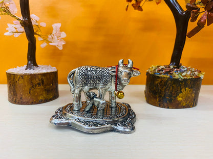 Manifested Decor Silver Oxidised Silver Finished Cow & Calf Figurine Idol for Home Decorative/Office/Gifting/Pooja Like Brass and Metal Showpiece Statue (Silver Colour, Small)